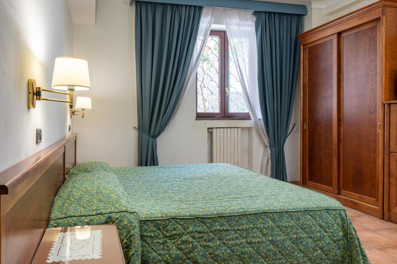 Hotel Montana Сант-Агата-суй-Дуе-Гольфі Екстер'єр фото