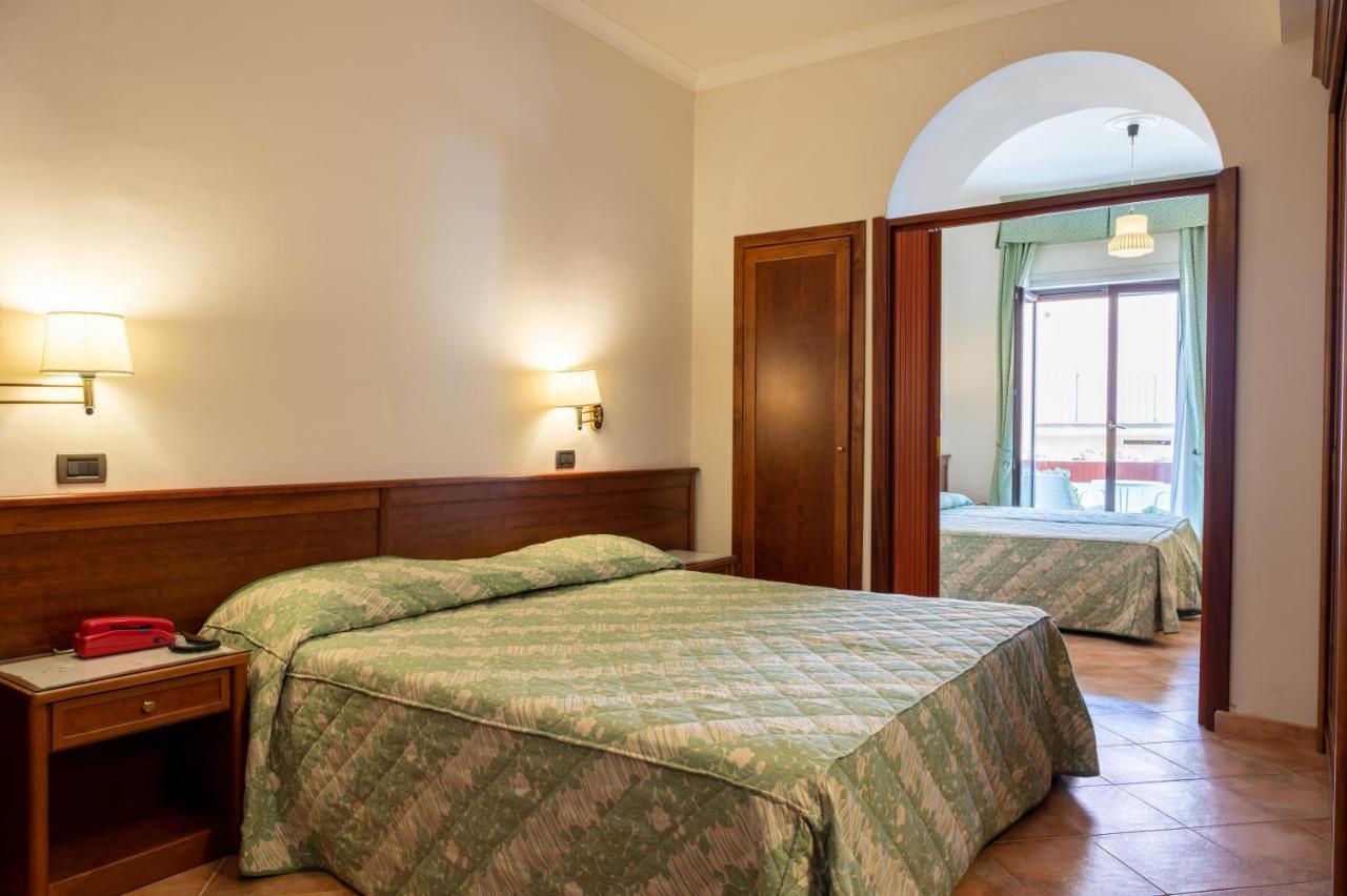 Hotel Montana Сант-Агата-суй-Дуе-Гольфі Екстер'єр фото