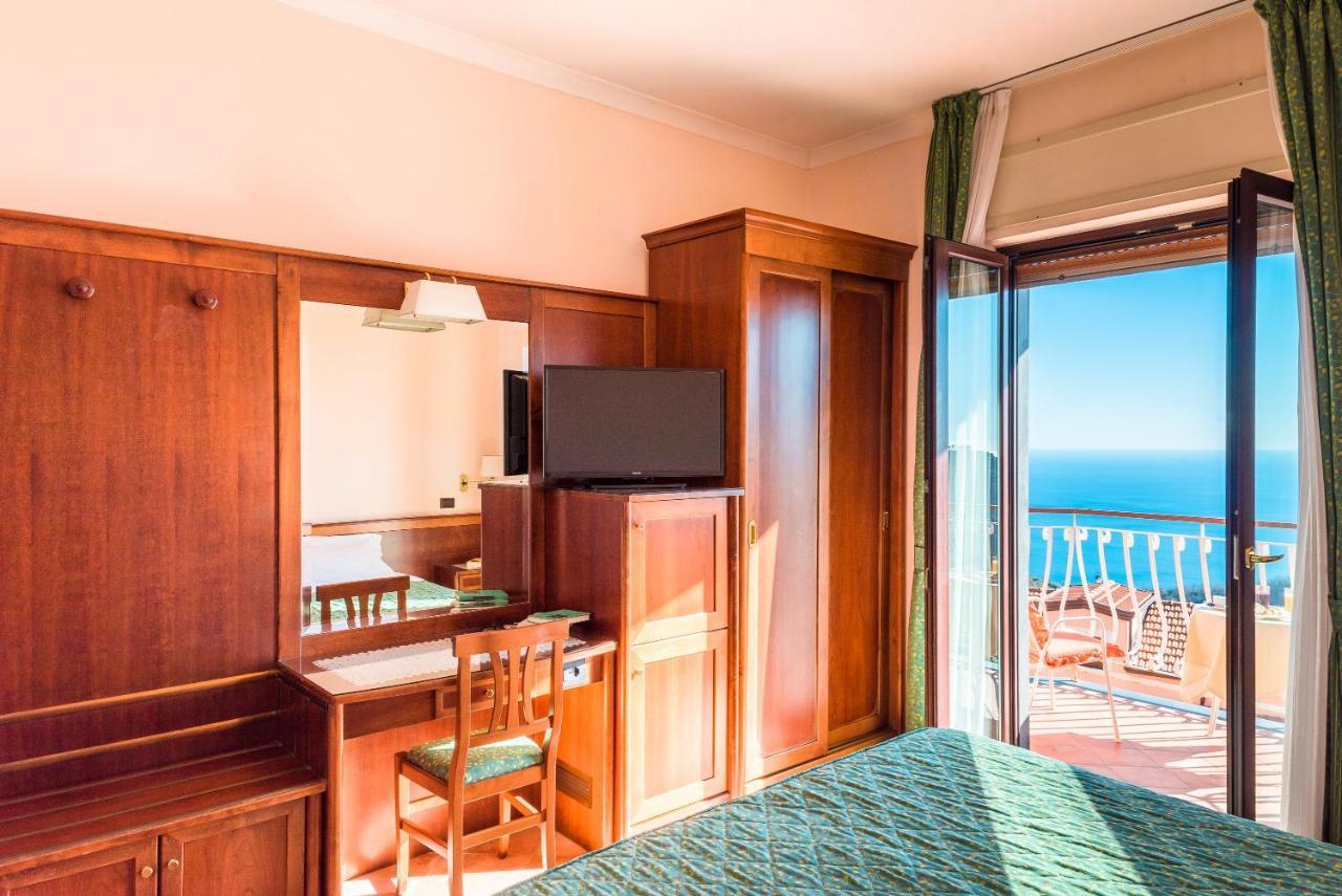 Hotel Montana Сант-Агата-суй-Дуе-Гольфі Екстер'єр фото