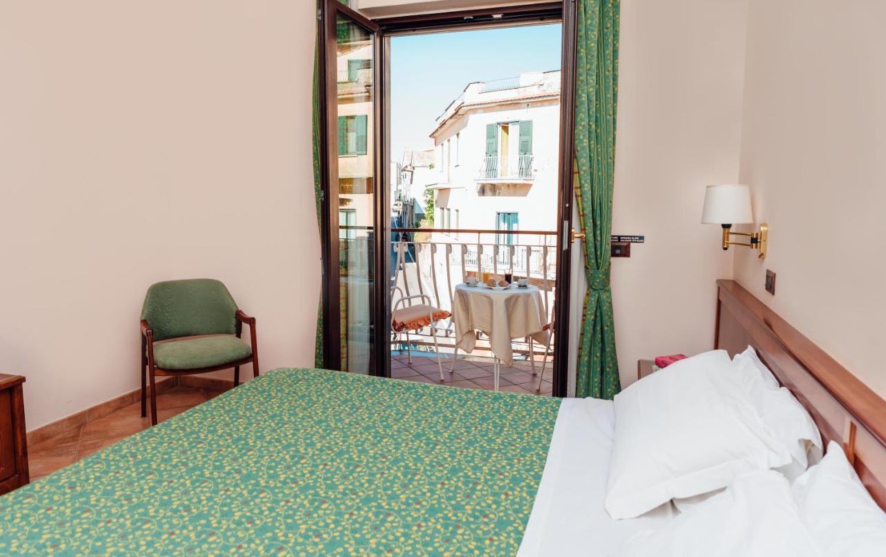 Hotel Montana Сант-Агата-суй-Дуе-Гольфі Екстер'єр фото