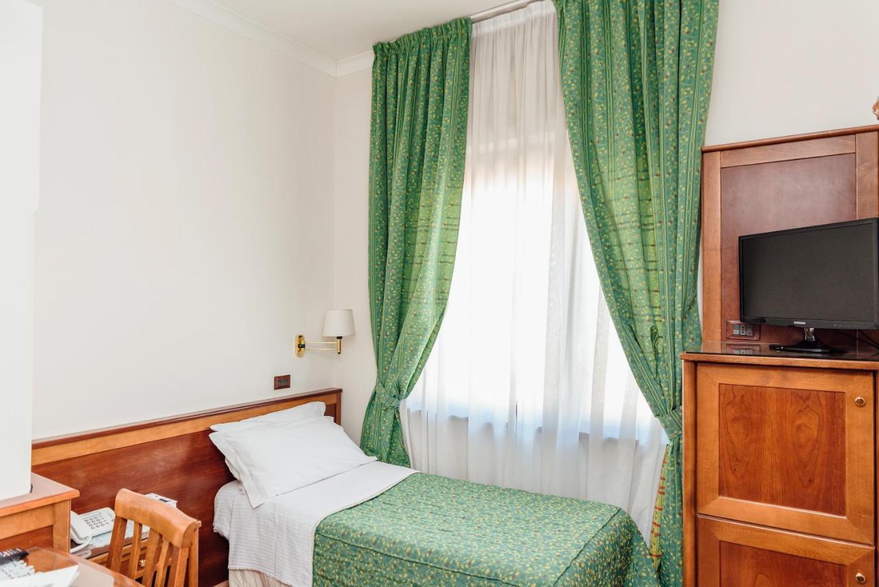 Hotel Montana Сант-Агата-суй-Дуе-Гольфі Екстер'єр фото