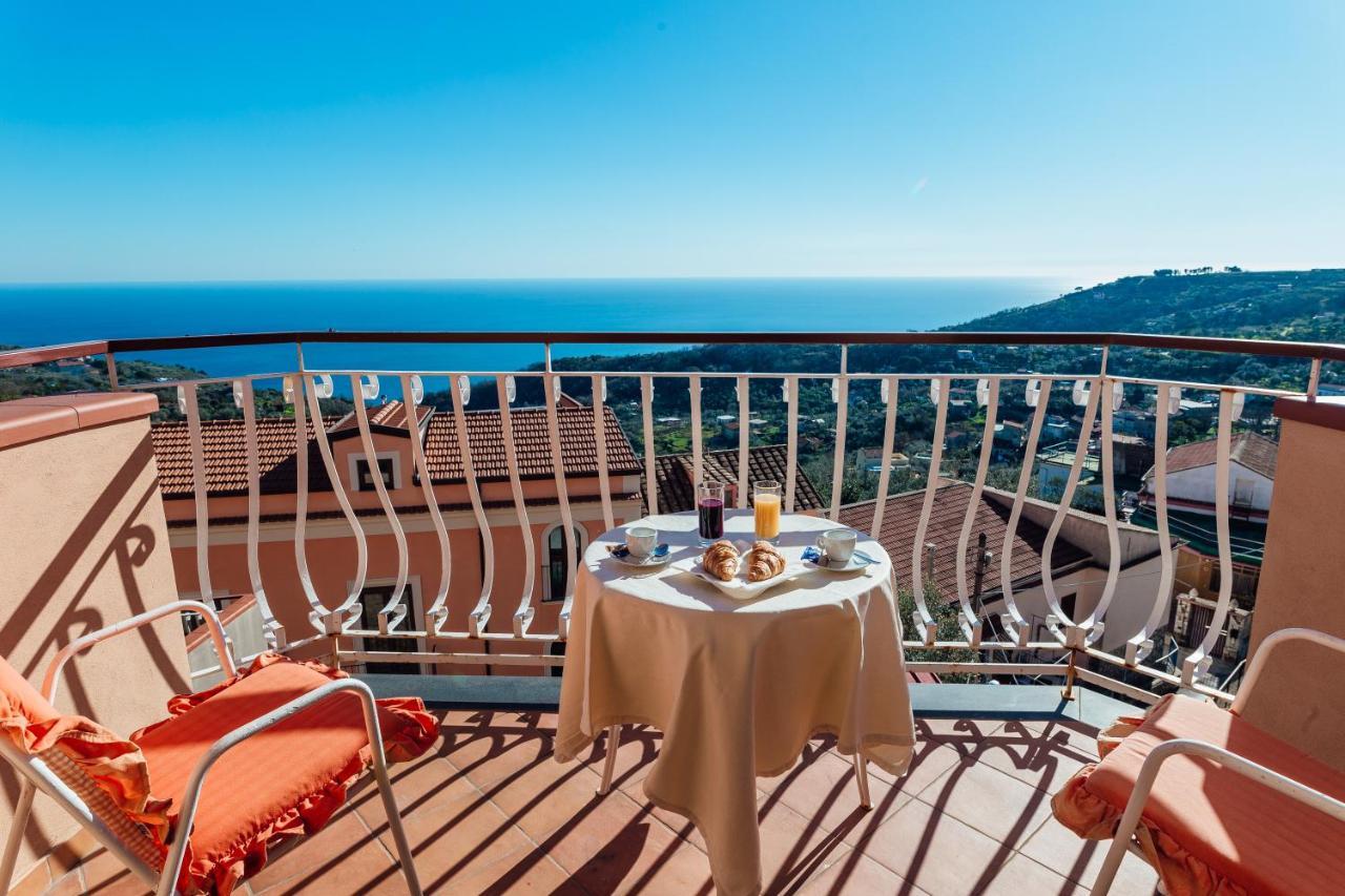 Hotel Montana Сант-Агата-суй-Дуе-Гольфі Екстер'єр фото