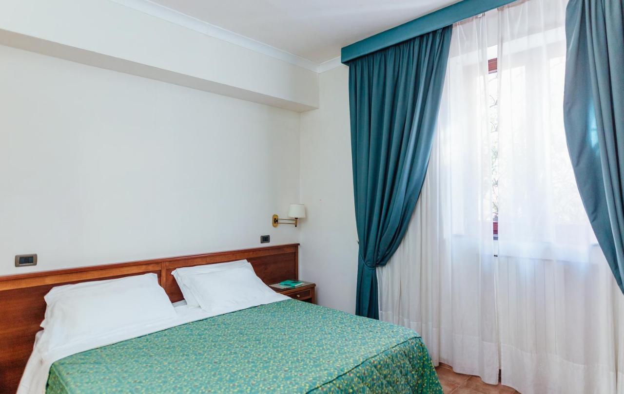 Hotel Montana Сант-Агата-суй-Дуе-Гольфі Екстер'єр фото